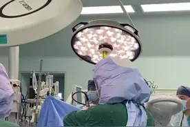 骨科机器人在手术室“上岗”个性化定制让手术更精准图片