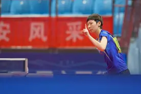 王曼昱战胜孙颖莎，获得全运会乒乓女单金牌图片