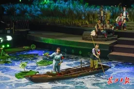 62年长演不衰，“洪湖水浪打浪”唱遍世界图片