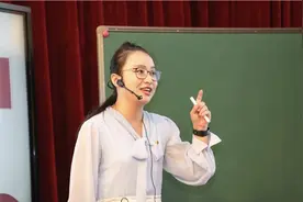 课堂上响起“请党放心，强国有我”，复旦附中的思政课这样打动“00后”的心图片