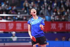 现场｜奥运赛场“没打够”，王曼昱在全运会打疯了图片