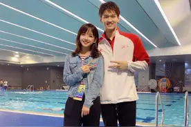 徐嘉余分享与王冰冰合影，大方玩梗：“糟了心跳了”图片