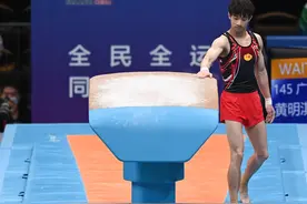 体操——男子跳马决赛赛况图片