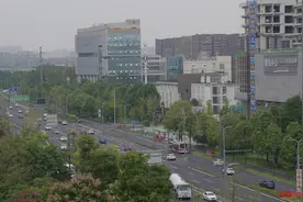 这条快速路早晚高峰上主道要排队，咋破？成都市住建局：新增出入口，年底前完工图片