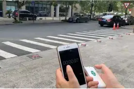 杭州类似纠纷不多见，车子掉头转弯，撞上突然升上来的地桩，车损由谁承担？图片