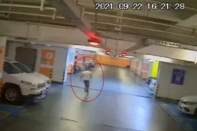 杭州一女子打开车门，竟发现车内有个人…图片