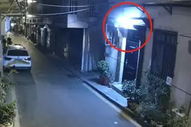 暖！小超市为晚归女孩留灯10年图片