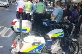 轿车车身竟涂着“日本总军区731部队”，江苏南通交警：人车都已控制图片