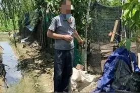 极品“吃货”！男子深夜扛麻袋徒步10公里，只为偷鸡图片