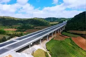 就在今天！云南三条高速公路建成通车图片