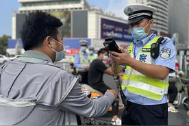 淮安人注意！骑电动车不戴头盔，严查！图片