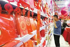 国庆假期“结婚潮”即将到来 婚庆公司都忙不过来了 你吃桌的档期还够用吗图片