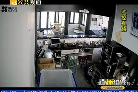 辣眼睛！绍兴有人三番四次在奶茶店门口小便图片