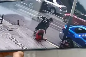 重庆出租车司机因剐蹭猛踹男童，被拘留！家长称未获赔礼道歉图片