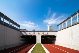 第17条越江隧道试通车：“蛟龙”穿越，浦江两岸往来成坦途图片