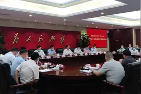 看电器拆解 谈垃圾焚烧 成都市部分全国人大代表、四川省人大代表开展固废法实施情况专题调研图片