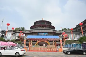看直播、买红木！第二届大涌红木厂家直销节开幕图片