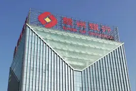 赣州银行上市未酬先换帅，一年要做大500亿规模的董事长离场图片