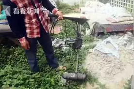 脑洞大开？自制动力船缺电瓶 男子盗拆共享电动车图片