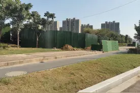 施工未设置围挡 城管依法予以查处图片