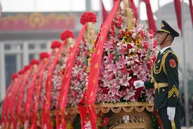 快评｜缅怀先烈致敬英雄！为可爱的中国接续奋斗图片