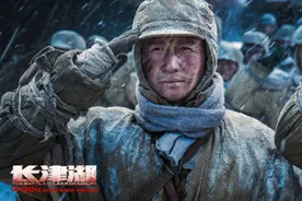 拄过的拐杖传给了易烊千玺 吴京：《长津湖》里经历的一切影响我一生｜冰血长津湖·封面会客厅图片