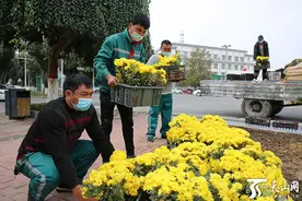 新疆花团锦簇迎国庆图片
