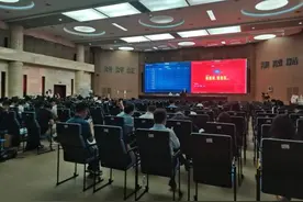 二次土拍“冰火两重天”：广州过半土地流拍，深圳8成地块触顶成交「鏖战“两集中”」图片