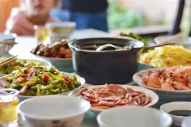 假期饮食建议，推荐三款养生汤图片