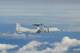 这是国庆阅兵移到台湾海峡啊！干得漂亮图片