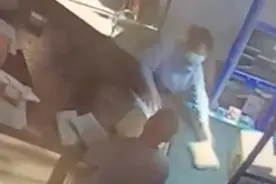 快递公司回应武汉女子快递现侮辱字眼：环节多，调查仍需时间视频封面