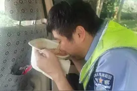 杭州大叔的“吃面照”火了！和老婆的聊天记录也被晒出，网友心疼：他正面要比侧面帅十倍图片