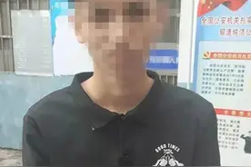 以为警察放假，出来散发招嫖“小卡片”？又抓了5人图片
