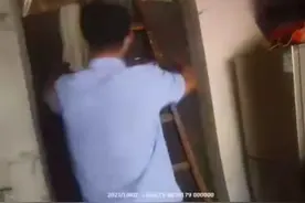 被困洗手间5小时，嗓子喊哑了的他盼来了救星图片