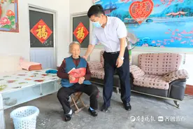 惠民县清河镇践行“我为群众办实事”走访慰问两名百岁老人图片