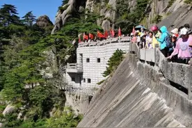 黄山蜘蛛侠日捡垃圾20斤图片