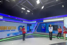新京报小记者探访朝阳区融媒体中心 过把“新闻主播瘾”图片