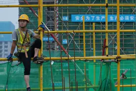 对话建筑工地“古筝侠”：与脚手架为伍的98年小伙，用手指弹出“侠义江湖”图片