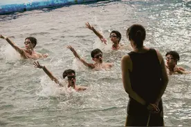 没有流量的“扑水少年”，如何勇闯国庆档？图片