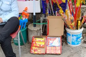 “摔炮”在京郊风景区热卖 景区：已禁止 正处理图片