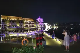 云小柒：一进南阳世界月季大观园图片
