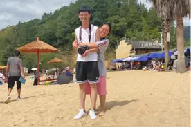 3.5小时车程开了7.5小时！国庆为什么要回老家，女店主一句话让人破防了图片