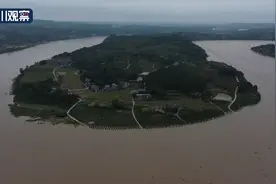 洪峰过境武胜 2000余名群众紧急转移图片