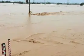 强降雨致陕西多家景区关闭、多趟列车停运图片