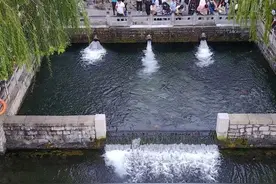 航拍济南黑虎泉，水位超30米变“猛虎”图片