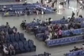 铁路返程客流到来，重庆火车站今天将发送旅客17万人视频封面