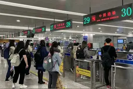 浦东机场口岸“十一”出入境客流稳中有升，货机查验量屡创新高图片