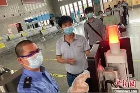 暂停27天后 福建仙游火车站重启图片