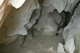 大自然鬼斧神工，衢州开化一小山村因修桥开路惊现神秘溶洞图片
