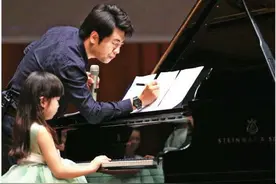 郎朗：成功不是大风刮来的图片